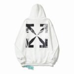 Off-White-s-xl-est02_482219.jpg